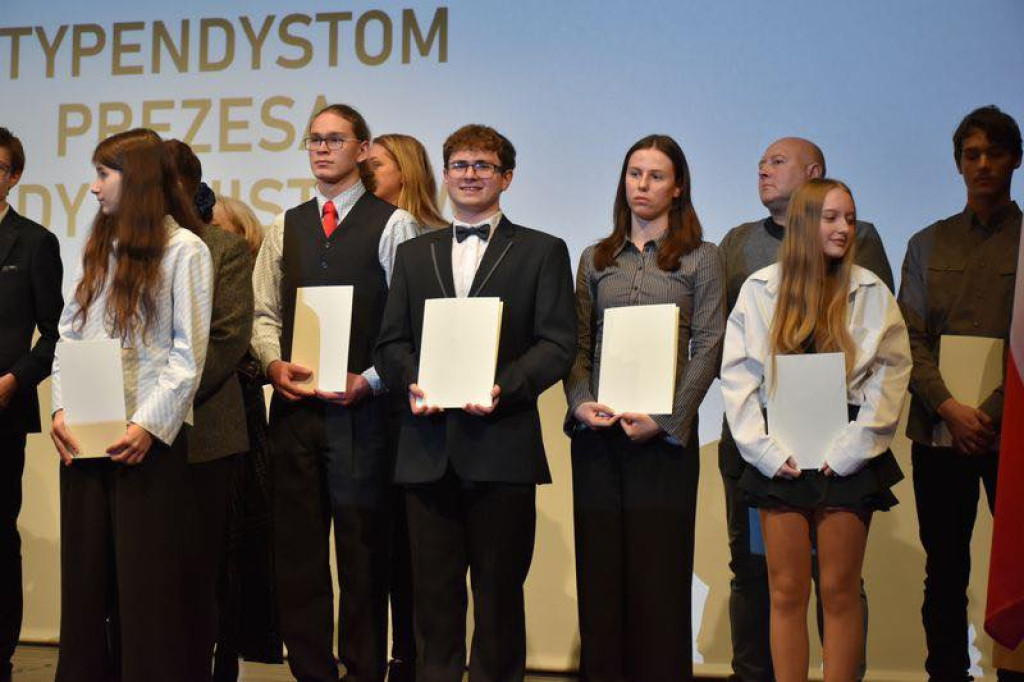 Wręczono stypendia Prezesa Rady Ministrów [FOTO]