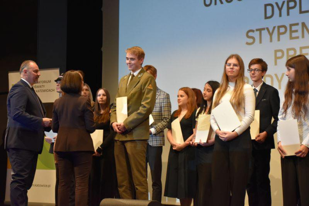 Wręczono stypendia Prezesa Rady Ministrów [FOTO]