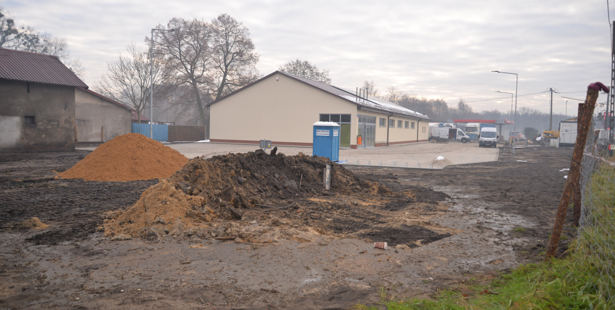 Powiat tarnogórski. Budowa marketu Dino