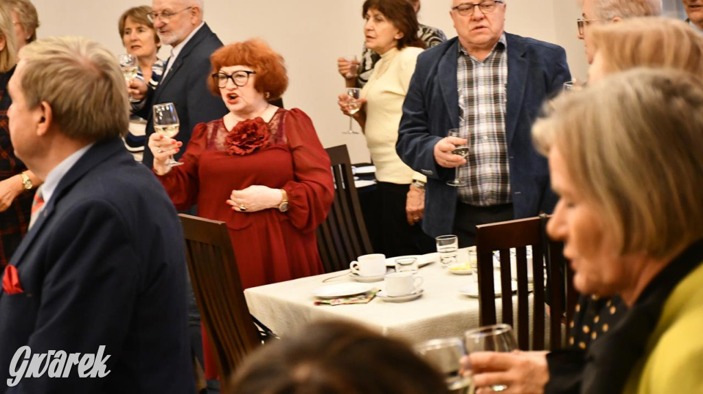 Urodziny członków UTW. Seniorzy świętowali w pałacu