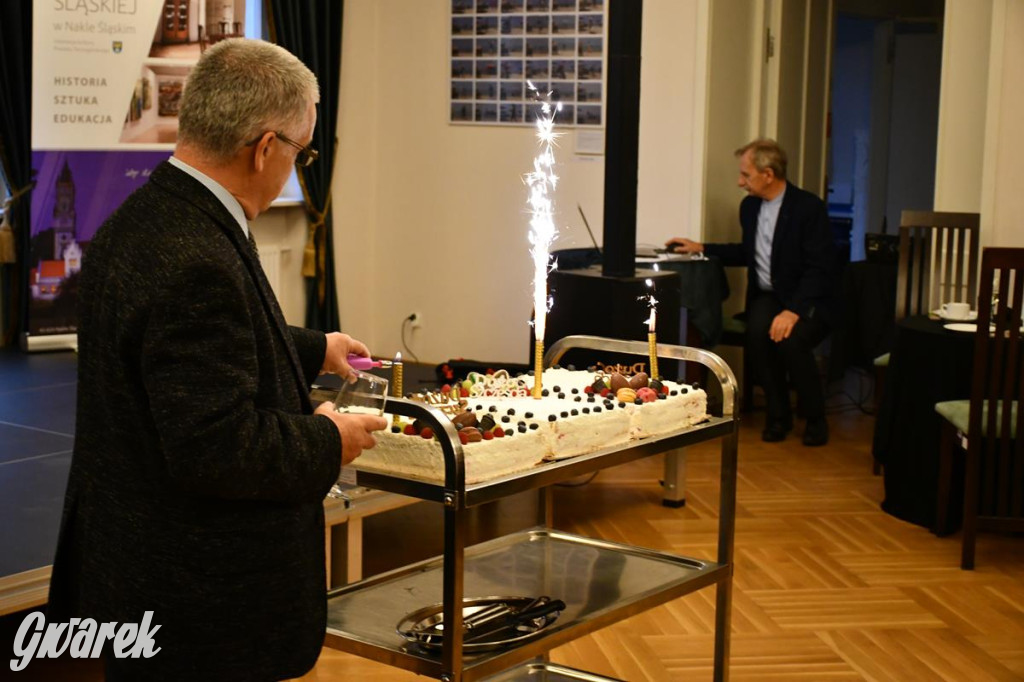 Urodziny członków UTW. Seniorzy świętowali w pałacu