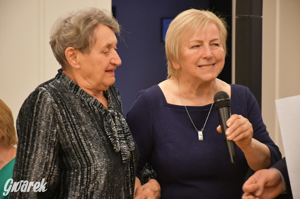 Urodziny członków UTW. Seniorzy świętowali w pałacu