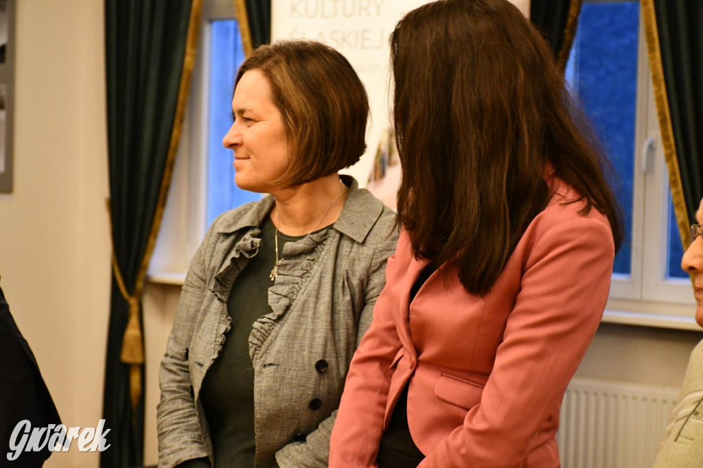 Urodziny członków UTW. Seniorzy świętowali w pałacu