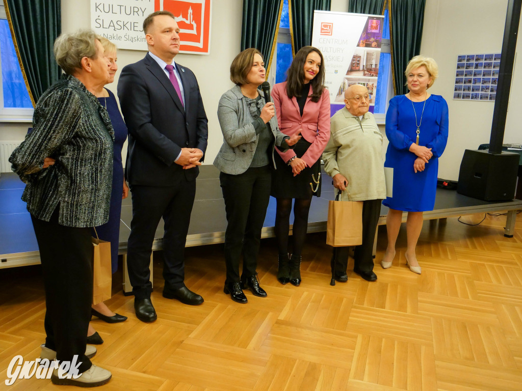 Urodziny członków UTW. Seniorzy świętowali w pałacu