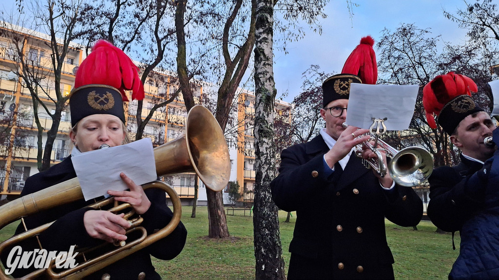 Urodziny członków UTW. Seniorzy świętowali w pałacu