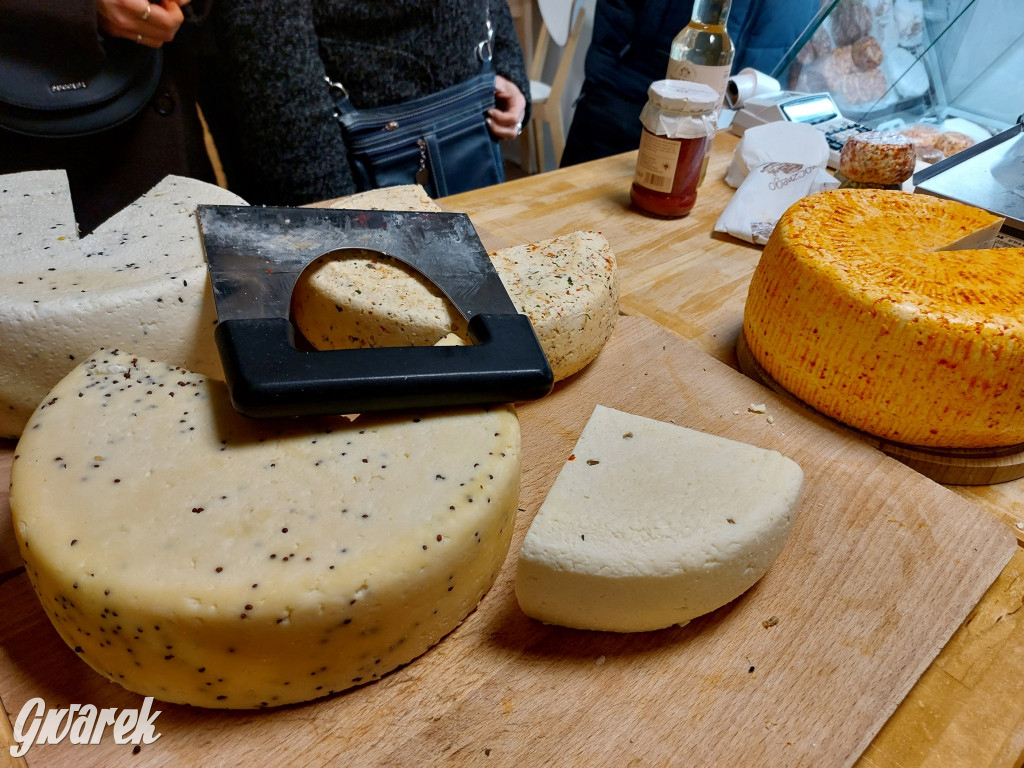 Kameralnie, z alpakami. Połomski jarmark