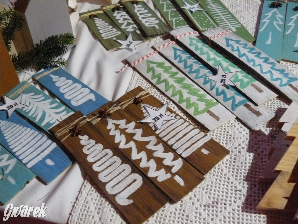 Kameralnie, z alpakami. Połomski jarmark