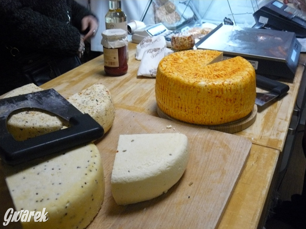 Kameralnie, z alpakami. Połomski jarmark