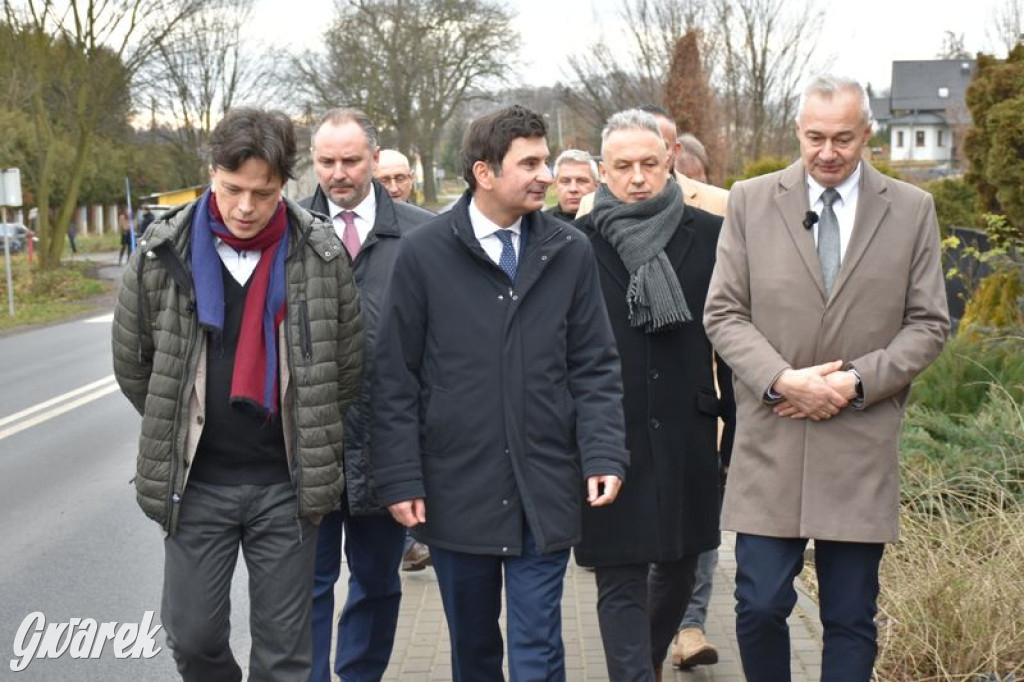 Oficjalne oględziny wyremontowanej ul. Wolności w Zbrosławicach