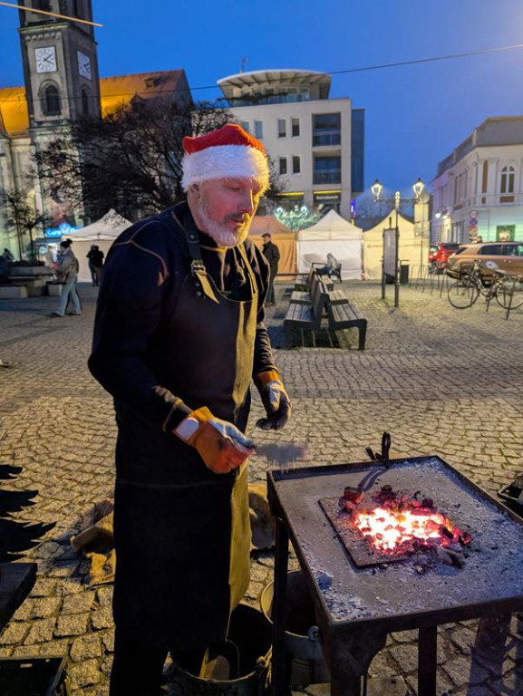 Klimatycznie na rynku w Tarnowskich Górach. Ruszył jarmark!