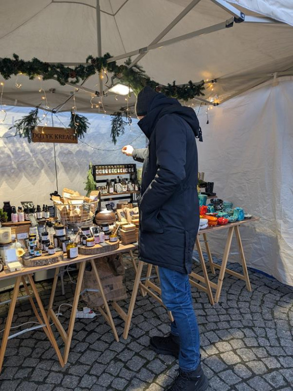 Klimatycznie na rynku w Tarnowskich Górach. Ruszył jarmark!