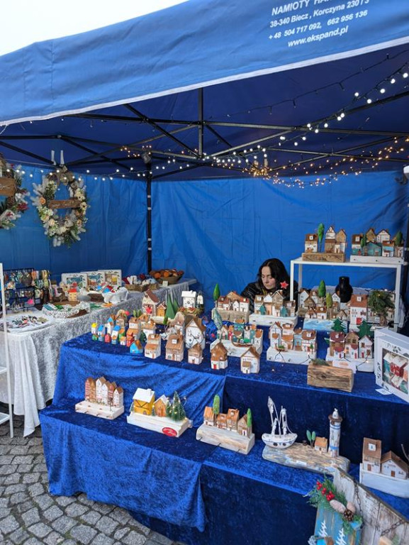 Klimatycznie na rynku w Tarnowskich Górach. Ruszył jarmark!