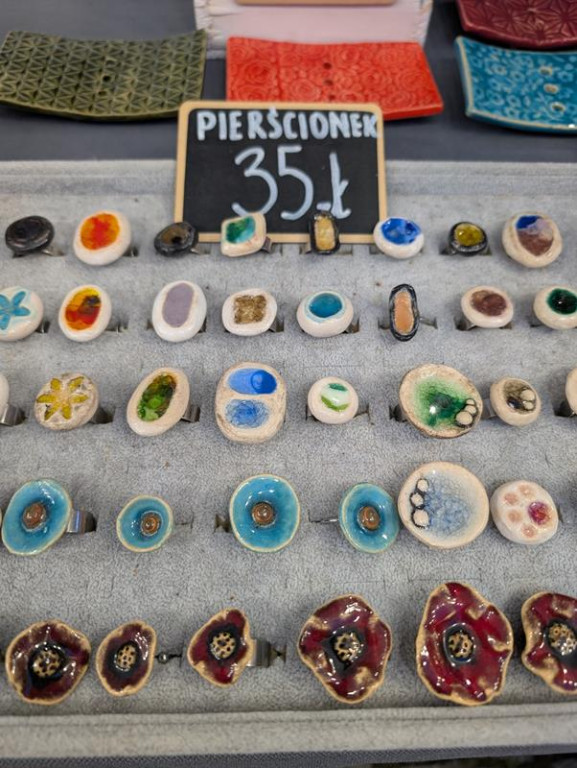 Klimatycznie na rynku w Tarnowskich Górach. Ruszył jarmark!