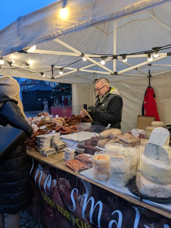 Klimatycznie na rynku w Tarnowskich Górach. Ruszył jarmark!