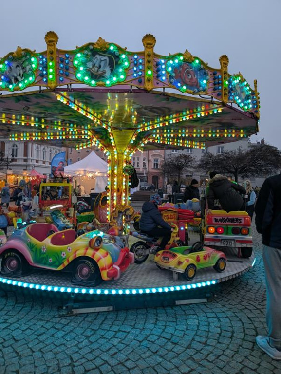 Klimatycznie na rynku w Tarnowskich Górach. Ruszył jarmark!