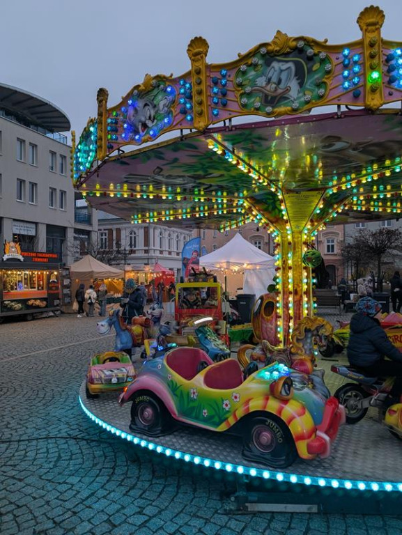 Klimatycznie na rynku w Tarnowskich Górach. Ruszył jarmark!