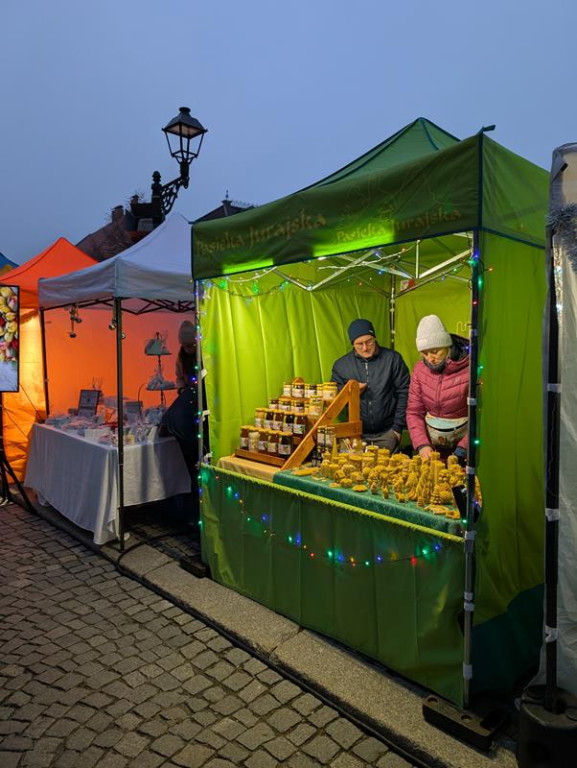 Klimatycznie na rynku w Tarnowskich Górach. Ruszył jarmark!