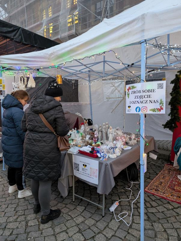 Klimatycznie na rynku w Tarnowskich Górach. Ruszył jarmark!