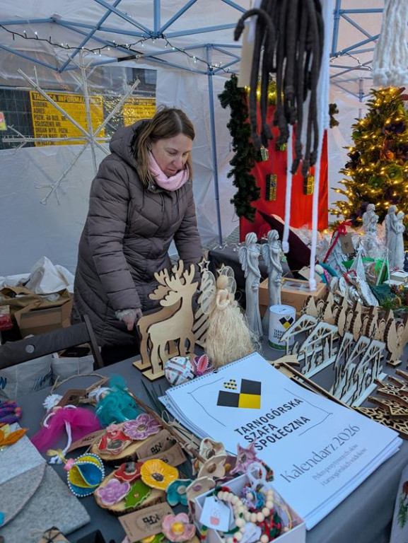 Klimatycznie na rynku w Tarnowskich Górach. Ruszył jarmark!