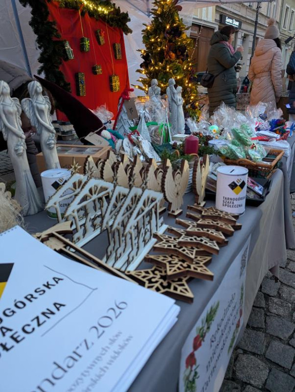 Klimatycznie na rynku w Tarnowskich Górach. Ruszył jarmark!