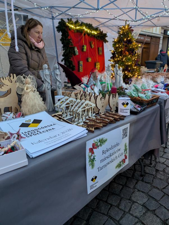 Klimatycznie na rynku w Tarnowskich Górach. Ruszył jarmark!