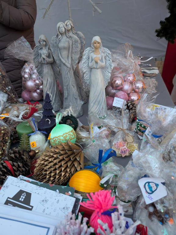 Klimatycznie na rynku w Tarnowskich Górach. Ruszył jarmark!