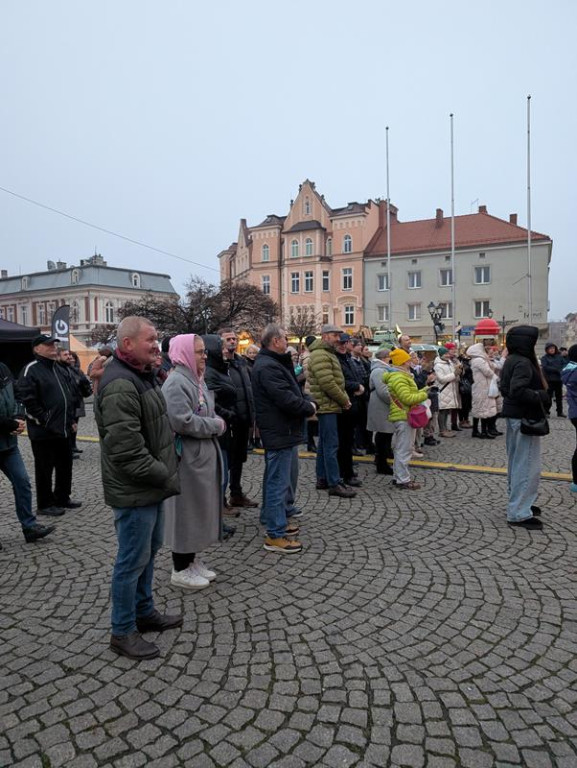 Klimatycznie na rynku w Tarnowskich Górach. Ruszył jarmark!