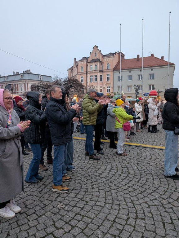 Klimatycznie na rynku w Tarnowskich Górach. Ruszył jarmark!