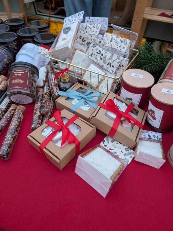 Klimatycznie na rynku w Tarnowskich Górach. Ruszył jarmark!