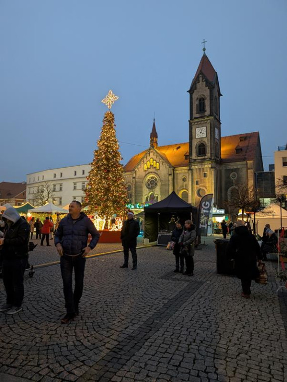 Klimatycznie na rynku w Tarnowskich Górach. Ruszył jarmark!