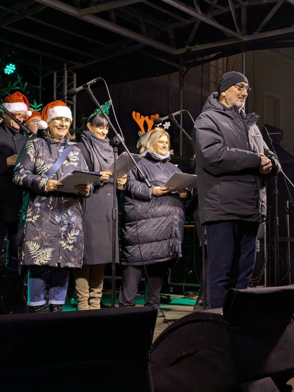 Klimatycznie na rynku w Tarnowskich Górach. Ruszył jarmark!