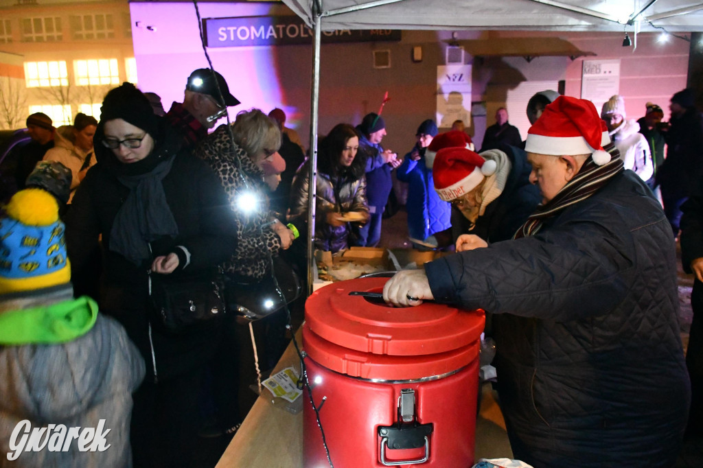 Strzybnicka choinka zabłysła 5 tysiącami lampek