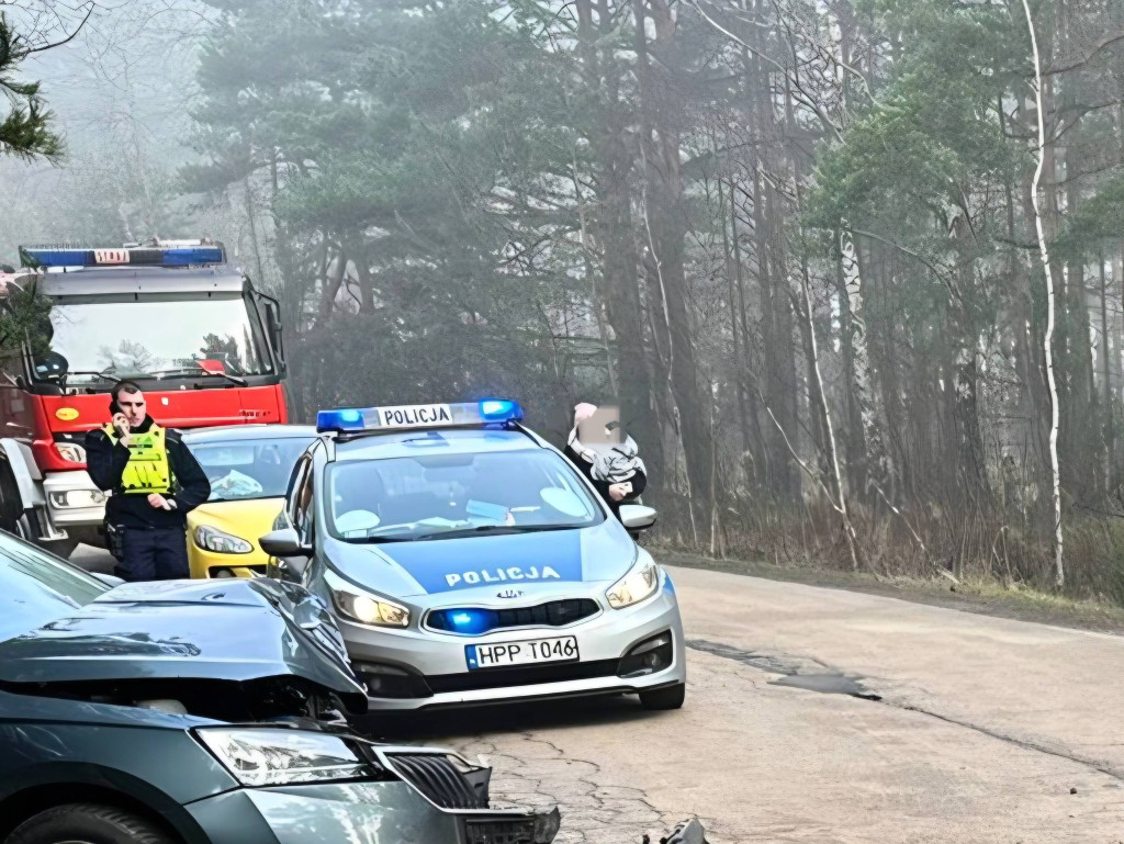 Zderzenie osobówek na ul. Głównej. Utrudnienia w ruchu