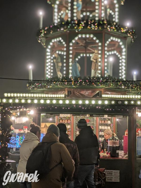 Zimowa gwiazdka i Power of Wings