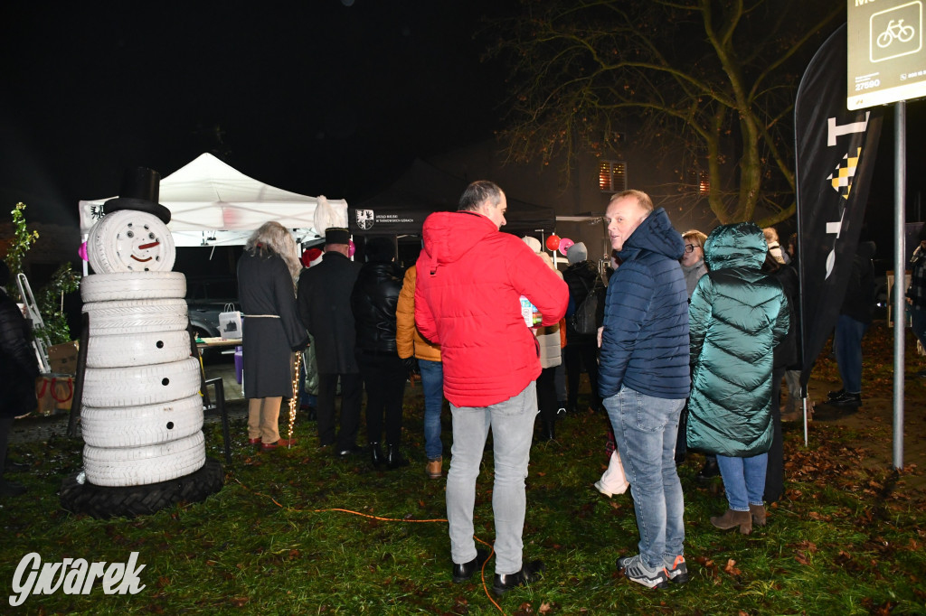 Przednia świąteczna zabawa w Bobrownikach Śląskich