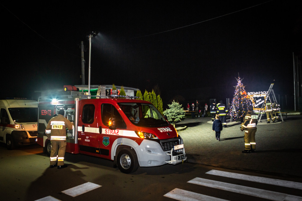 Choinka na skwerze. Ozdobili ją mieszkańcy Orzecha