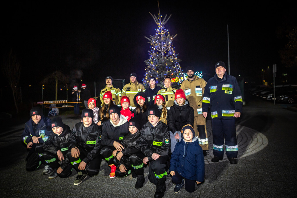 Choinka na skwerze. Ozdobili ją mieszkańcy Orzecha