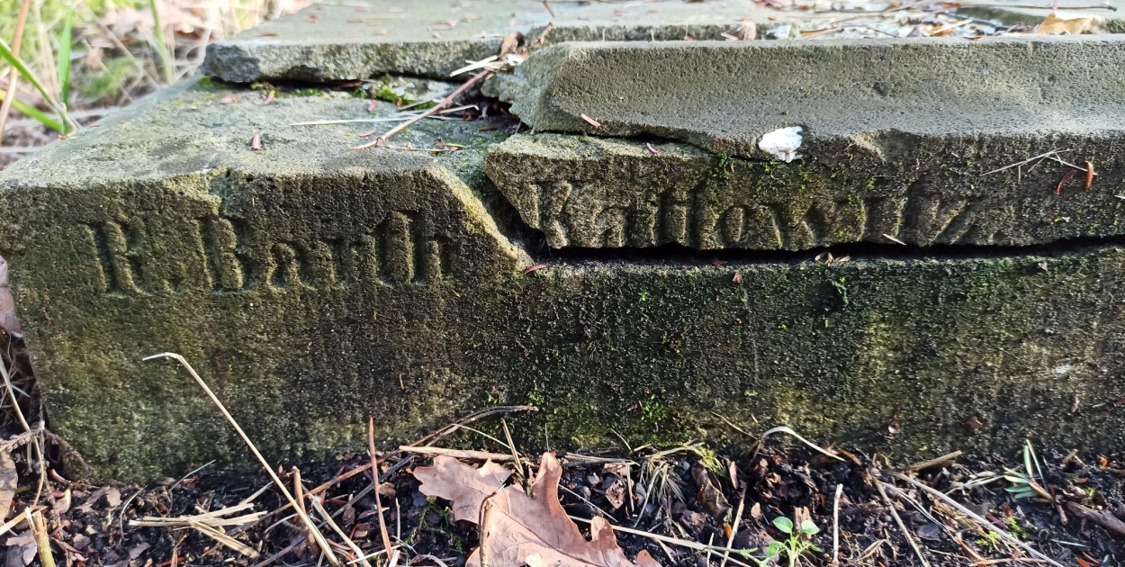 Co się kryje za inskrypcją: R. Barth Kattowitz?