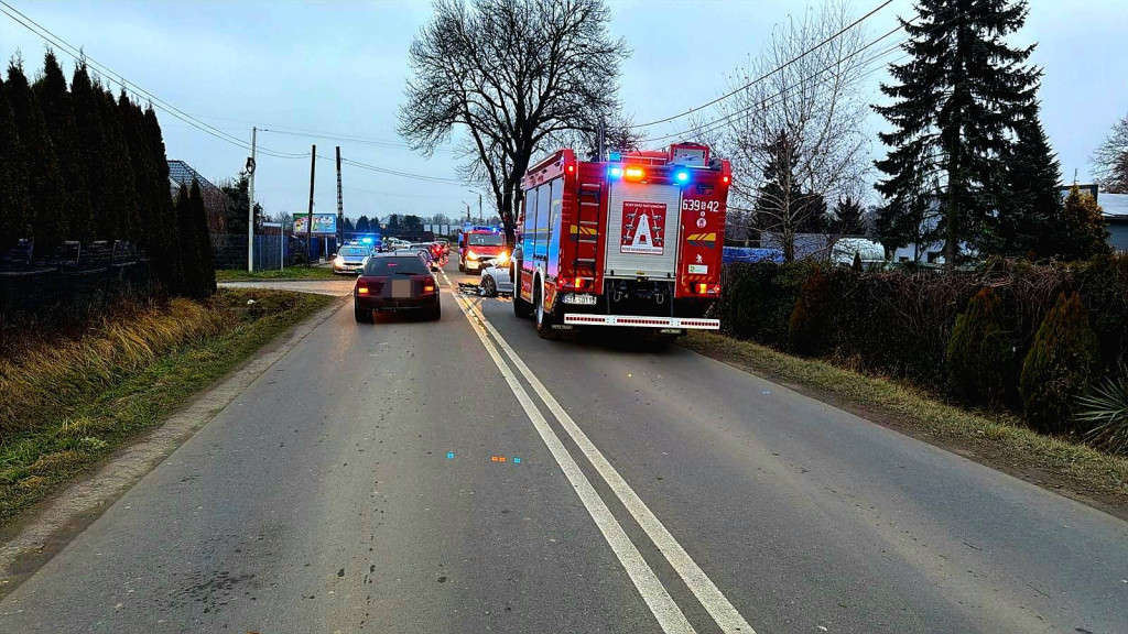Zderzenie osobówki z ciężarówką