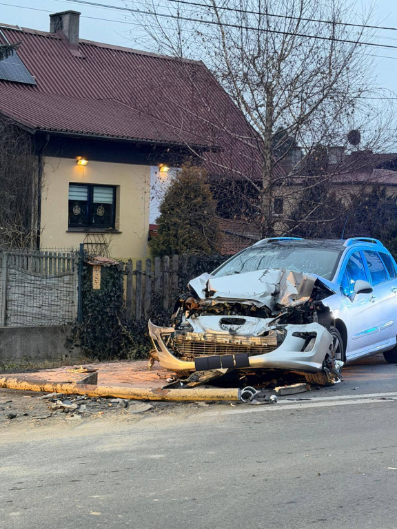 Zderzenie osobówki z ciężarówką