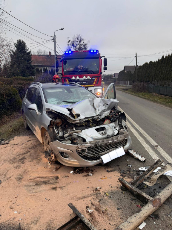 Zderzenie osobówki z ciężarówką