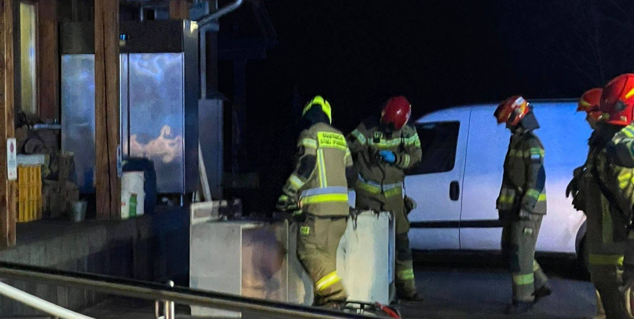 Pożar w pokoju hotelowym. 6 zastępów strażackich w akcji