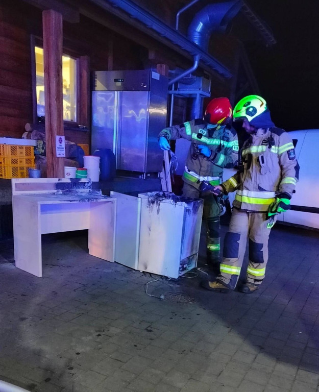 Pożar w pokoju hotelowym. 6 zastępów strażackich w akcji