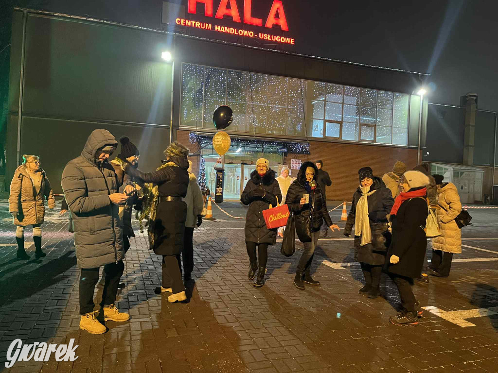 La cucaracha pod halą targową