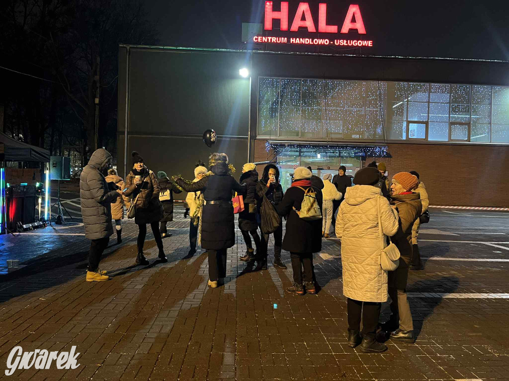 La cucaracha pod halą targową