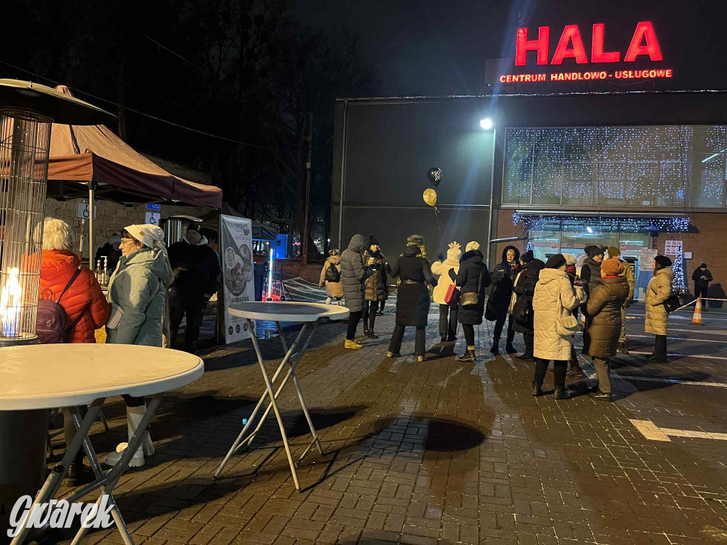 La cucaracha pod halą targową