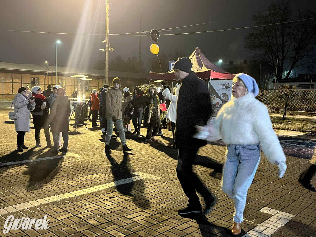 La cucaracha pod halą targową