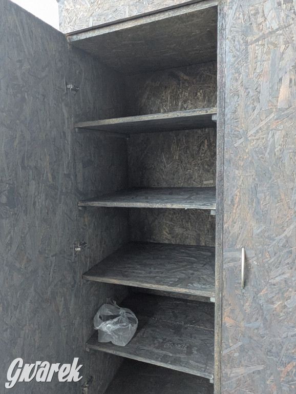 Mała lodówka, ważna idea. Można się częstować