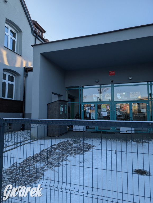 Mała lodówka, ważna idea. Można się częstować