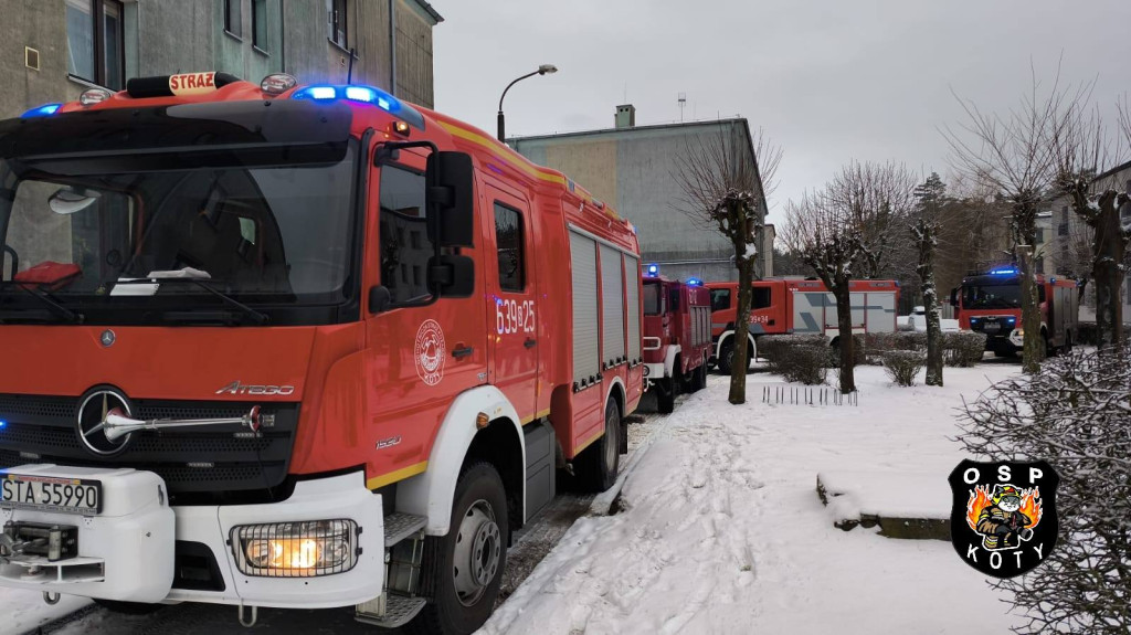 Gaz i 6 strażackich zastępów w akcji